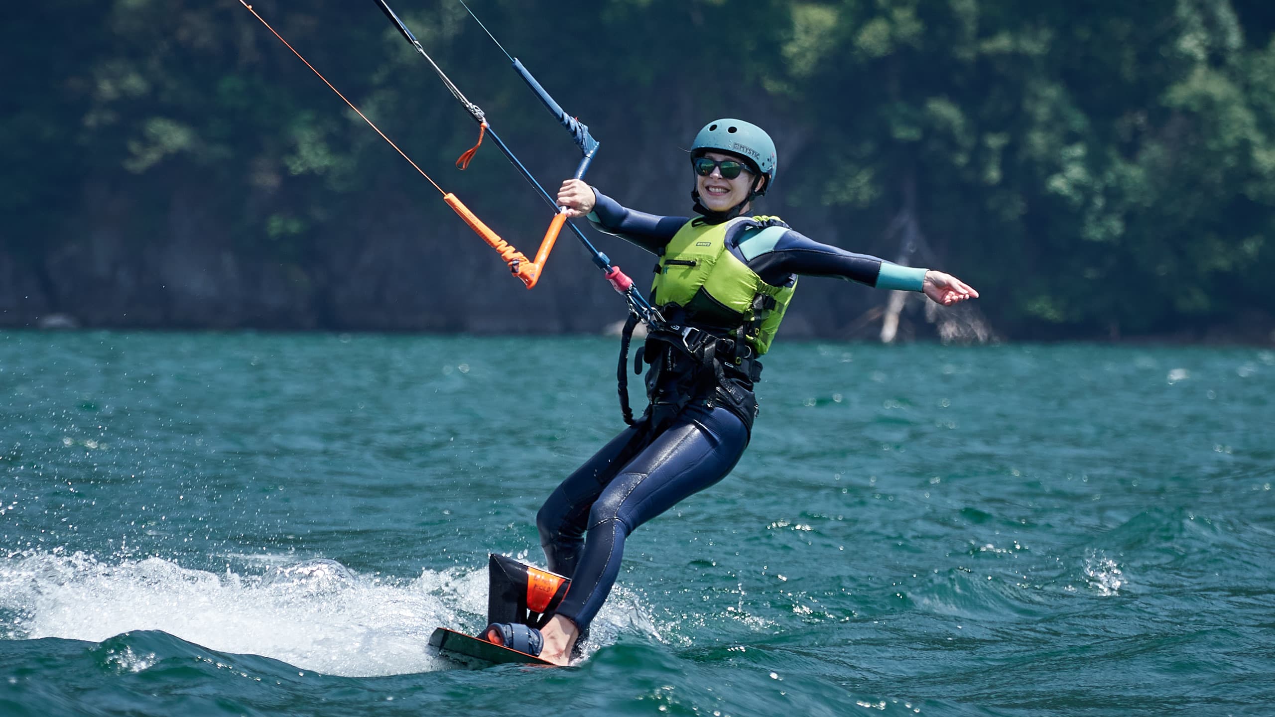 Epic Gust Kitecoaching - Professional Kitesurf School - kitesurf in Domaso