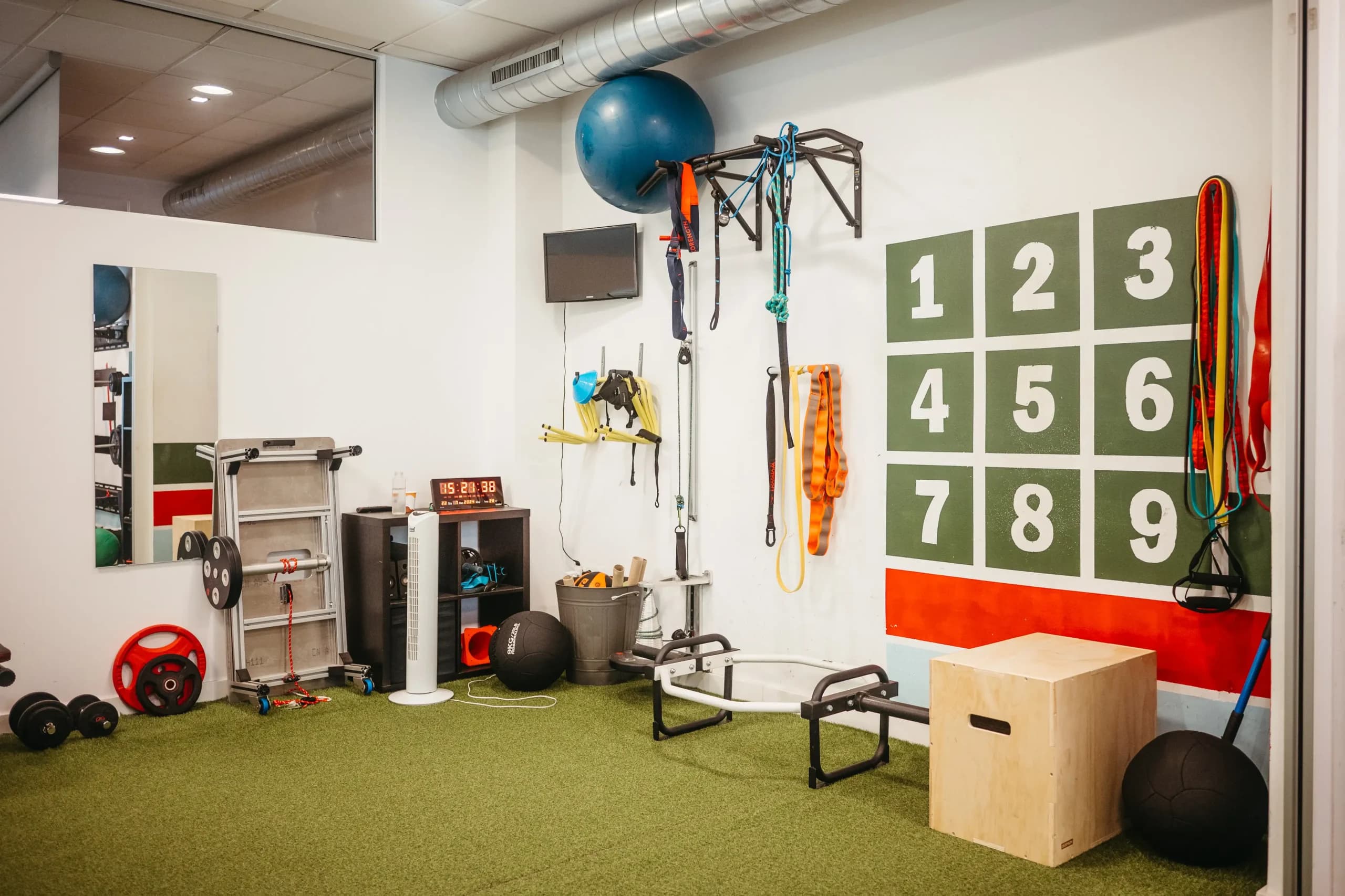 FISIOTERAPEUTA y ENTRENADOR PERSONAL. Centro Deportivo Equipo EGN Gijón - fútbol in Gijón