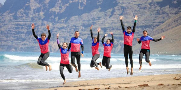 Lanzasurf Surf & Yoga Camp - surf in Urbanización Famara