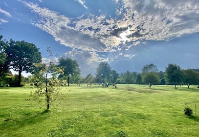 Academia de golf Rio Cabe Antonio Outeiriño - golf in Monforte de Lemos