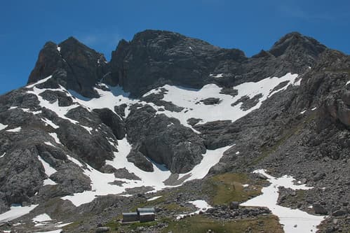 Refugio Jou de los Cabrones - ski in Bulnes