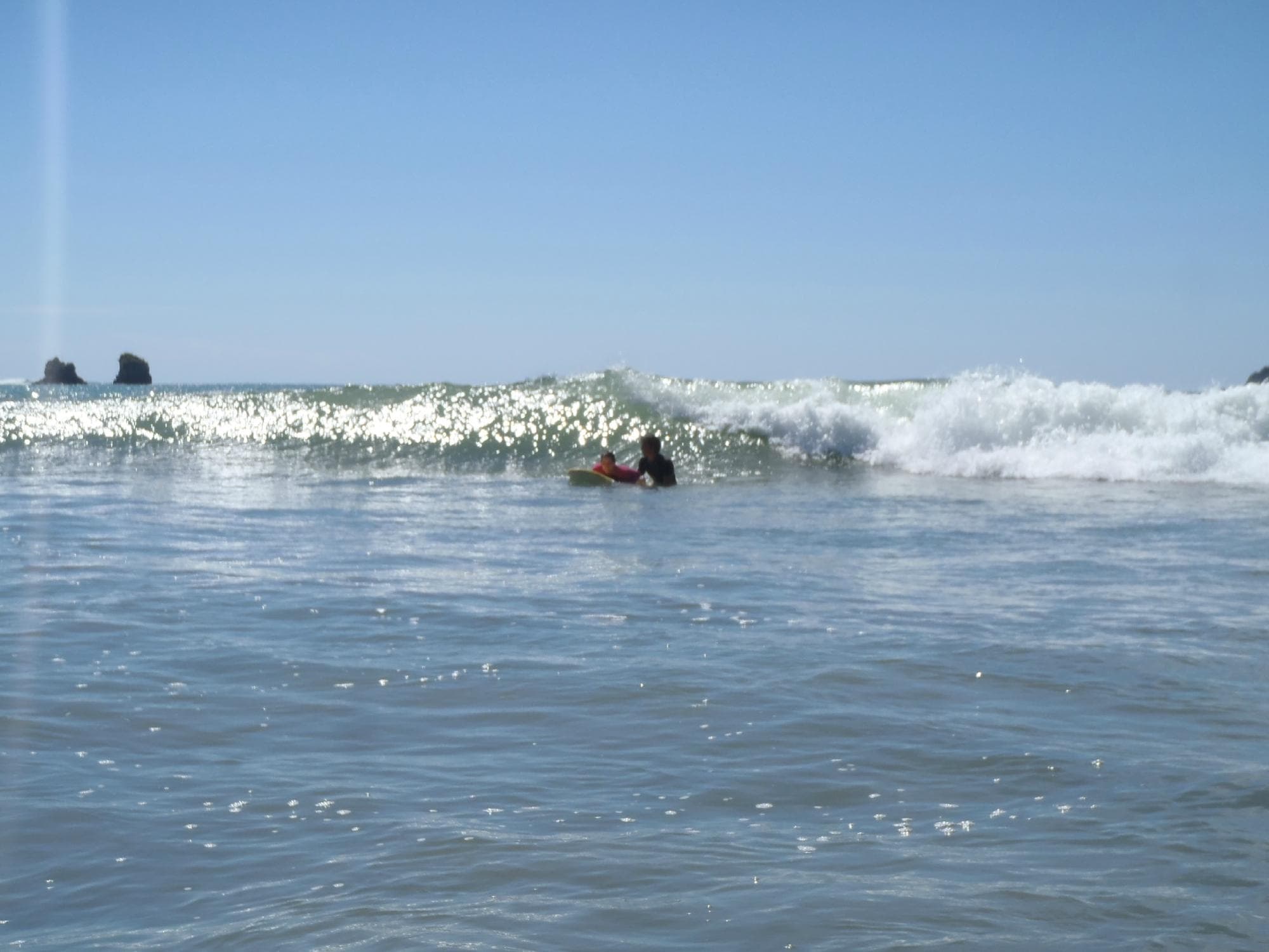 Tsunami Surf School - surf in A dos Cunhados