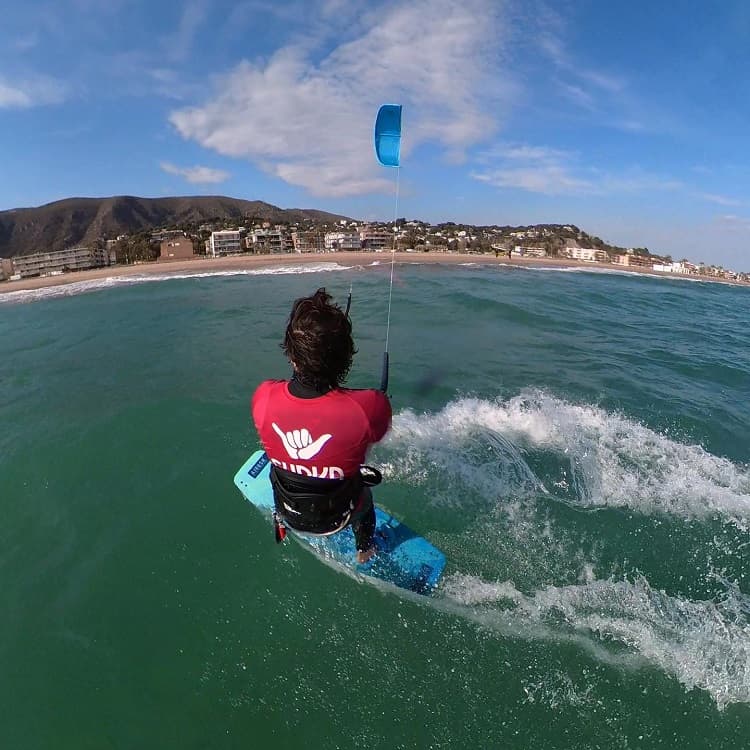 Shaka Surf Castelldefels - kitesurf in Sitges