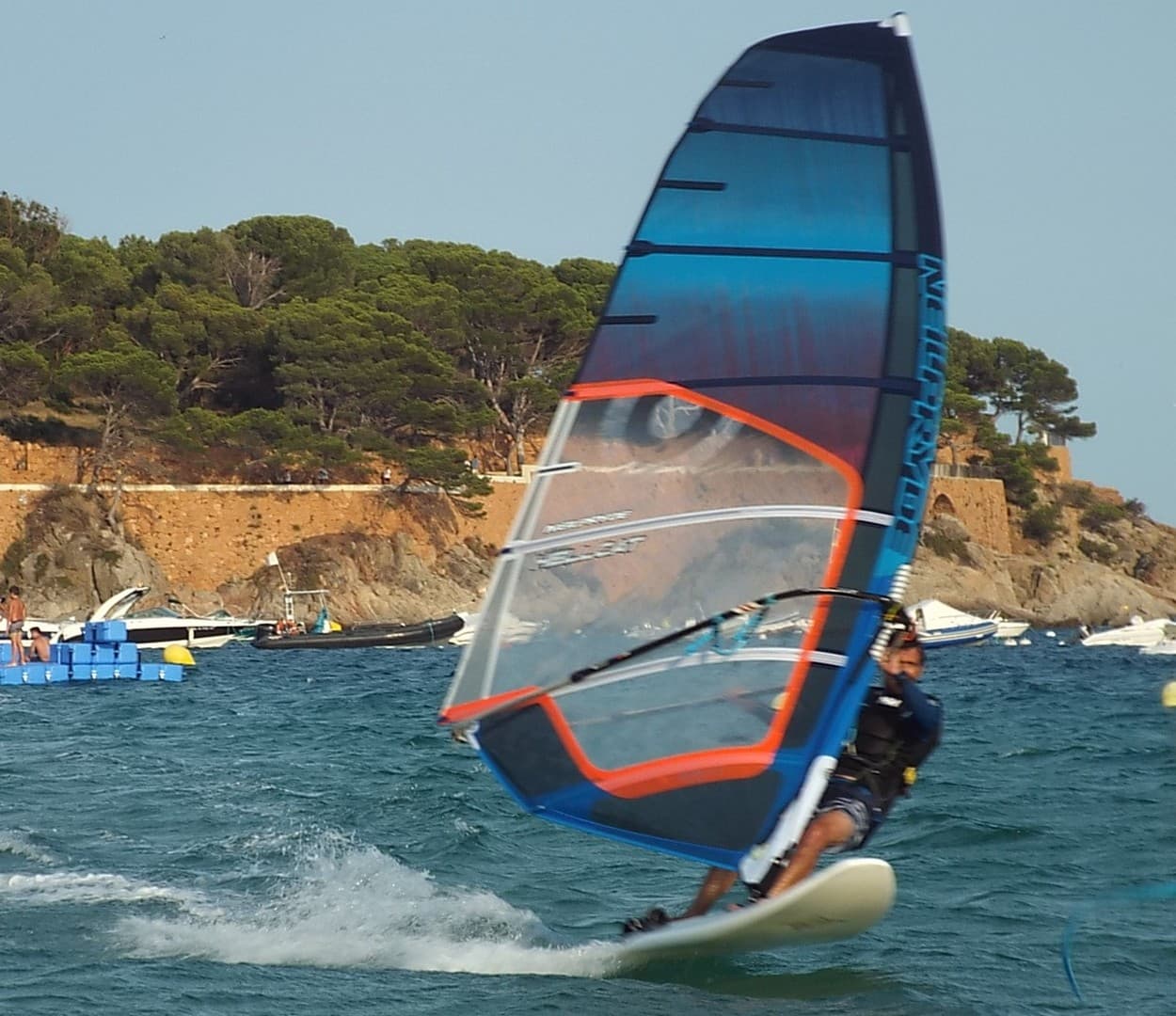 Escola de vela i caiac Sant Pol - Costa Brava - kitesurf in S´Agaro - Sant Feliu de Guíxols