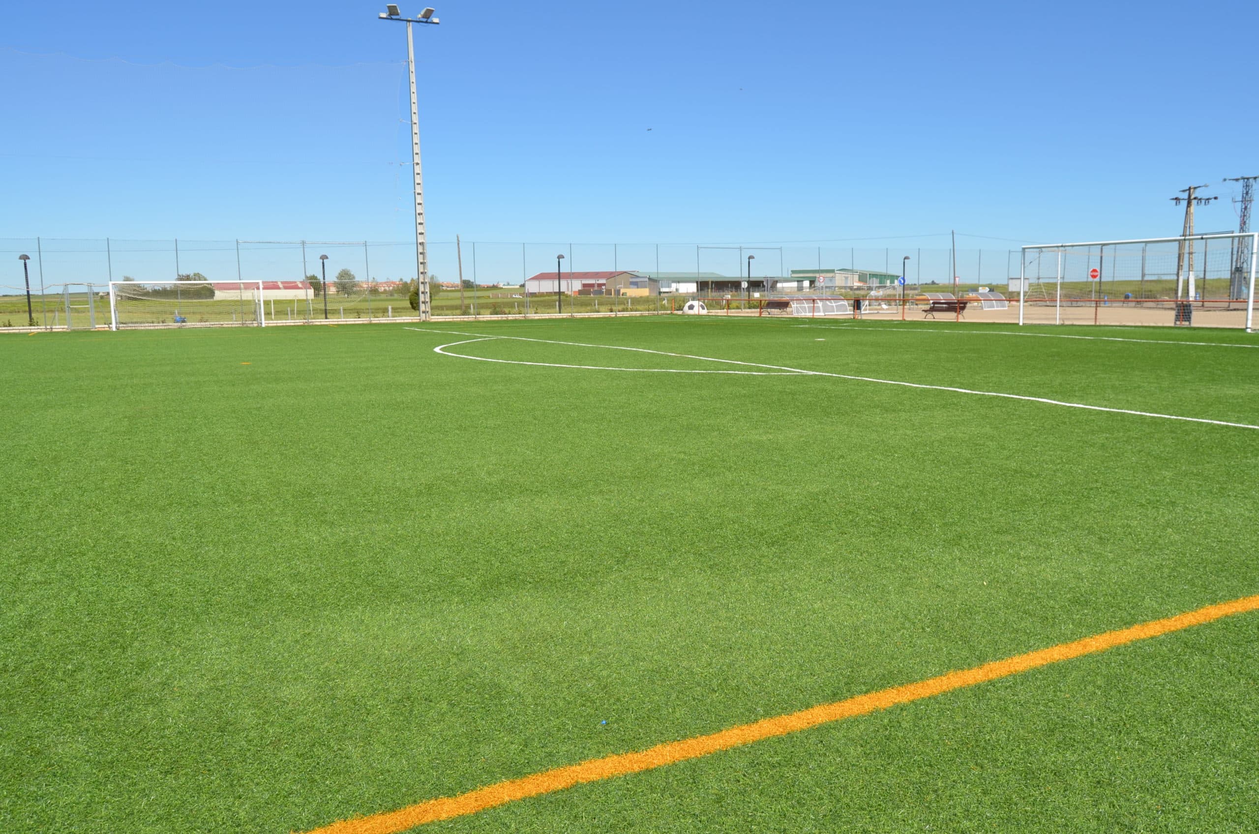 Campo de fútbol Municipal “GENCI Fulgencio Gómez” - fútbol in Villares de la Reina