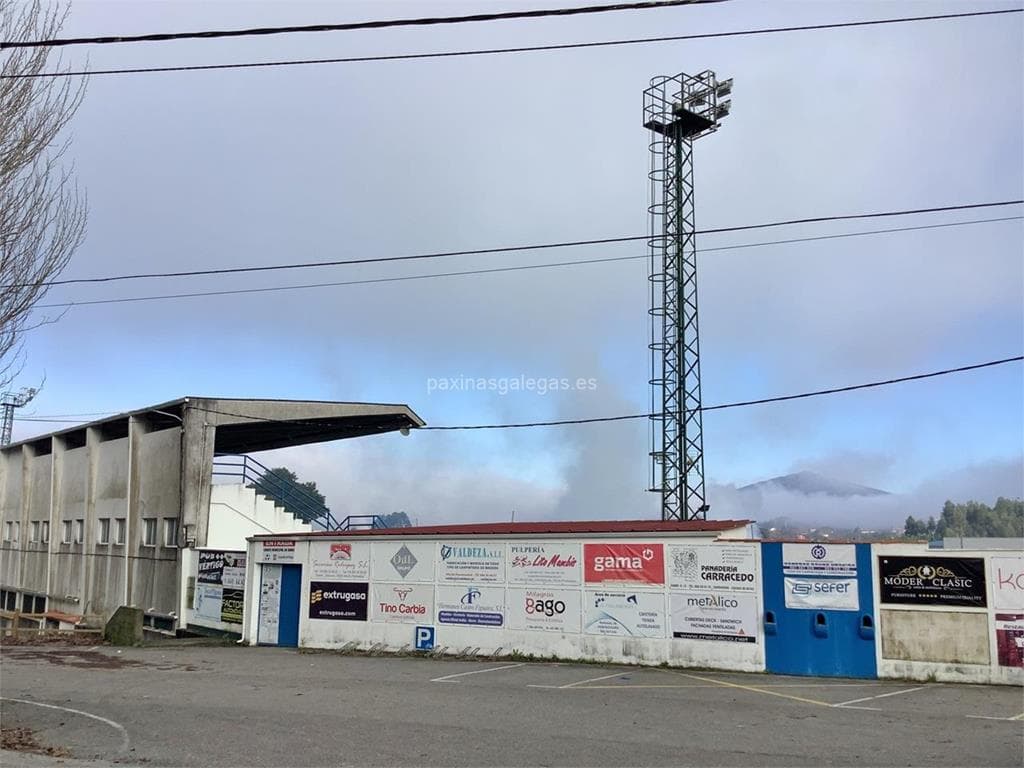 Campo de Fútbol Municipal de Baño (Valga). - fútbol in Valga