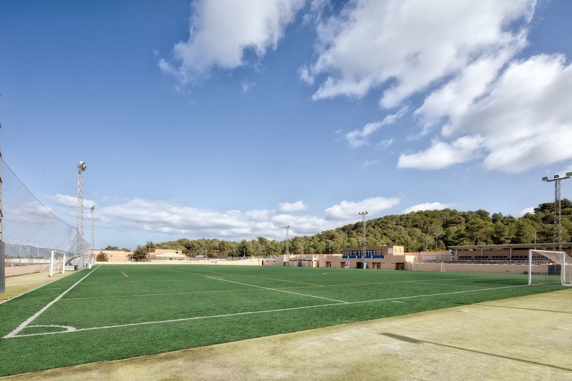Camp de Futbol Gènova - fútbol in Sant Agustí