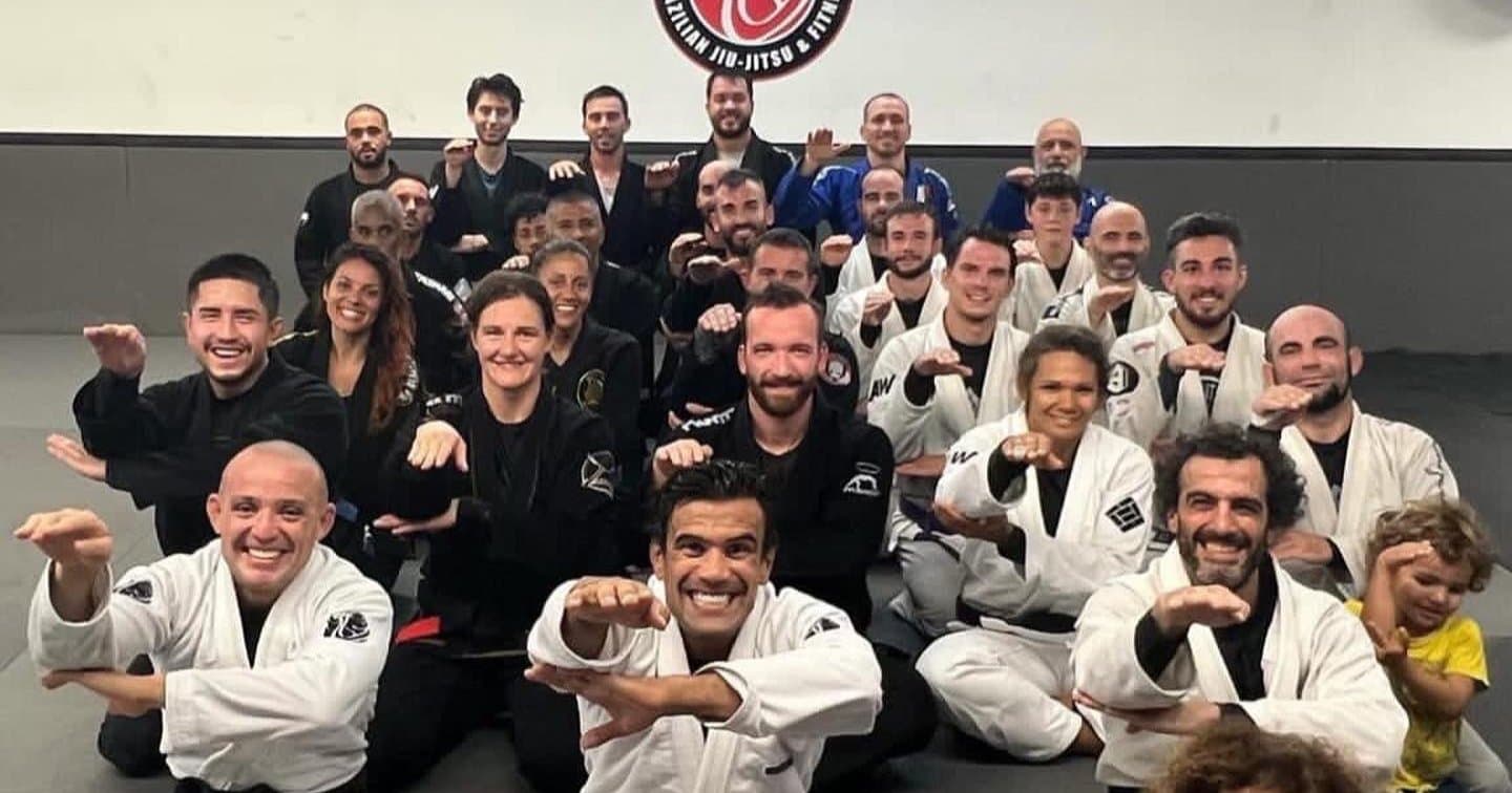 Art of Flow Bjj Brazilian jiujitsu Ibiza Academy - karate in Eivissa