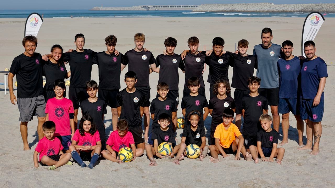 Amarelle Academy (Football & Beachsoccer) - fĂștbol in Arteixo