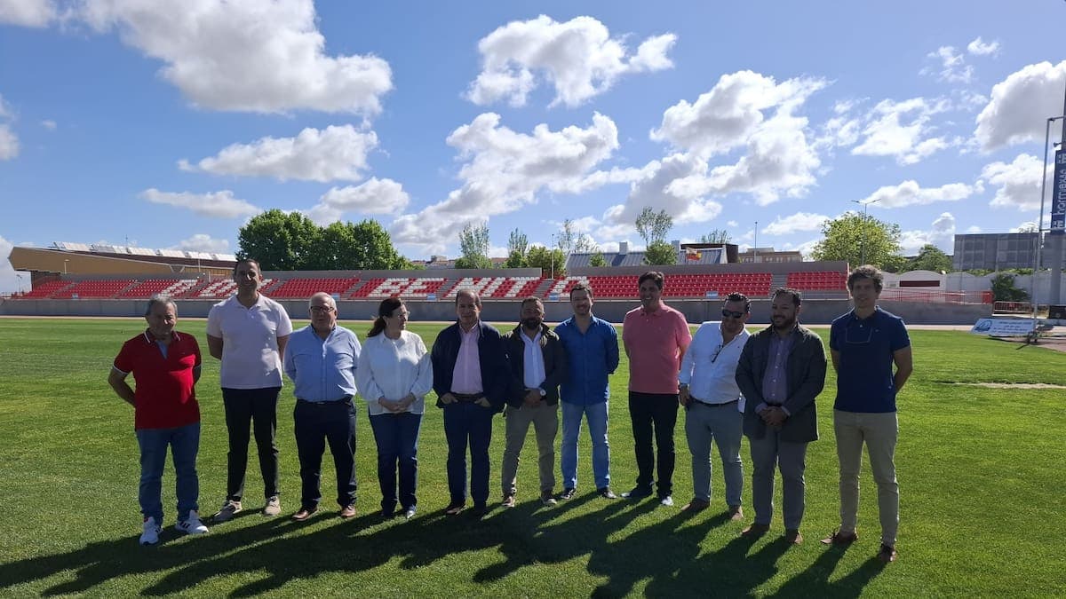 Campo de Fútbol Vicente Sanz - fútbol in Don Benito
