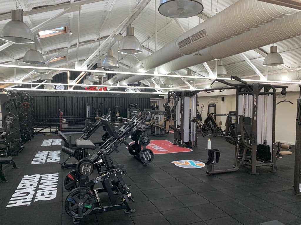 2más Academia de tenis y pádel - tenis in Teo